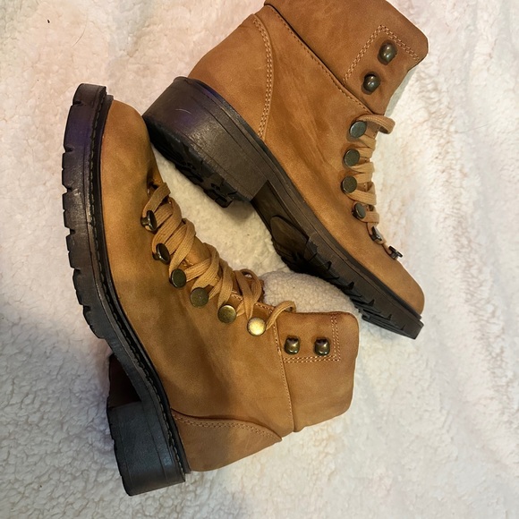 Rampage Sangria Faux Fur Suede Combat Boots - Picture 8 of 16